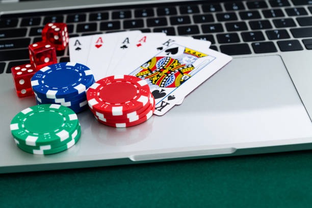 kediritoto link mobile app interface showing live football and casino games